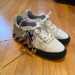 Off-White Vulcanized Sole Sneakers